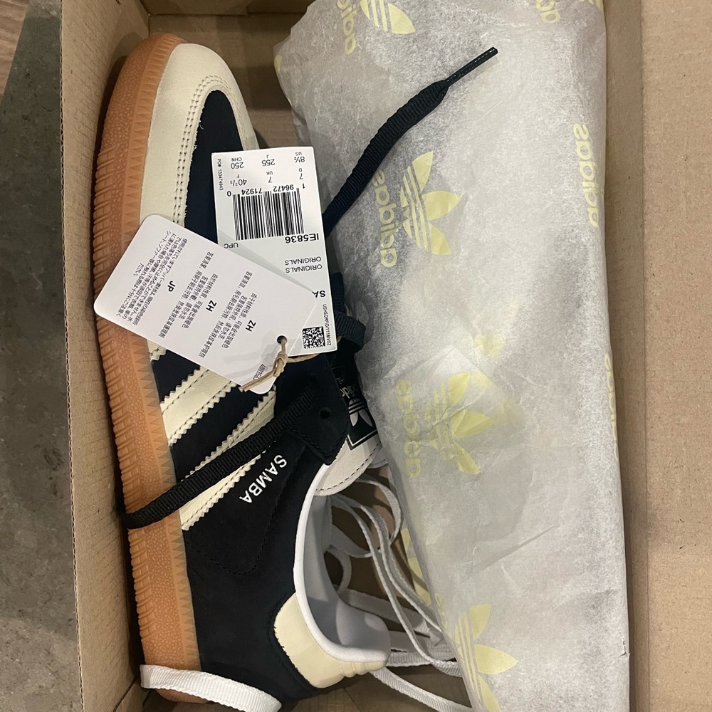 Brand new Adidas Sambas size US 8.5 Still in box with tags. Never worn.